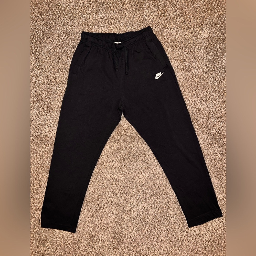 Men’s black Nike sweatpants